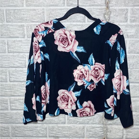 NWT MSRP $106 SHOW ME YOUR MUMU Uptown Button Down Blouse Women's Size Medium - Picture 7 of 9